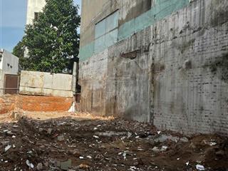 Bán khuôn đất đẹp hẻm rộng 8m  dt 4x20m. vuông vức. tiện xây tòa căn hộ ngay vincom nguyễn xí