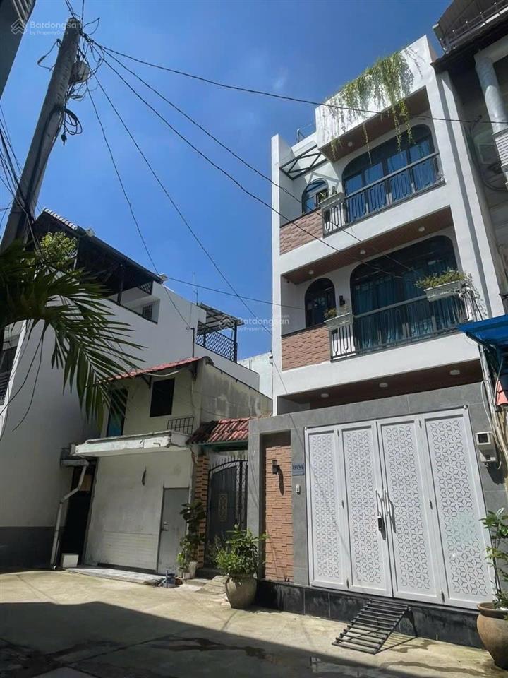 Cần bán khuôn đất đẹp 2 mặt tiền trước sau hẻm xe hơi nơ trang long. dt 4x22m. nở hậu. khu xây cao