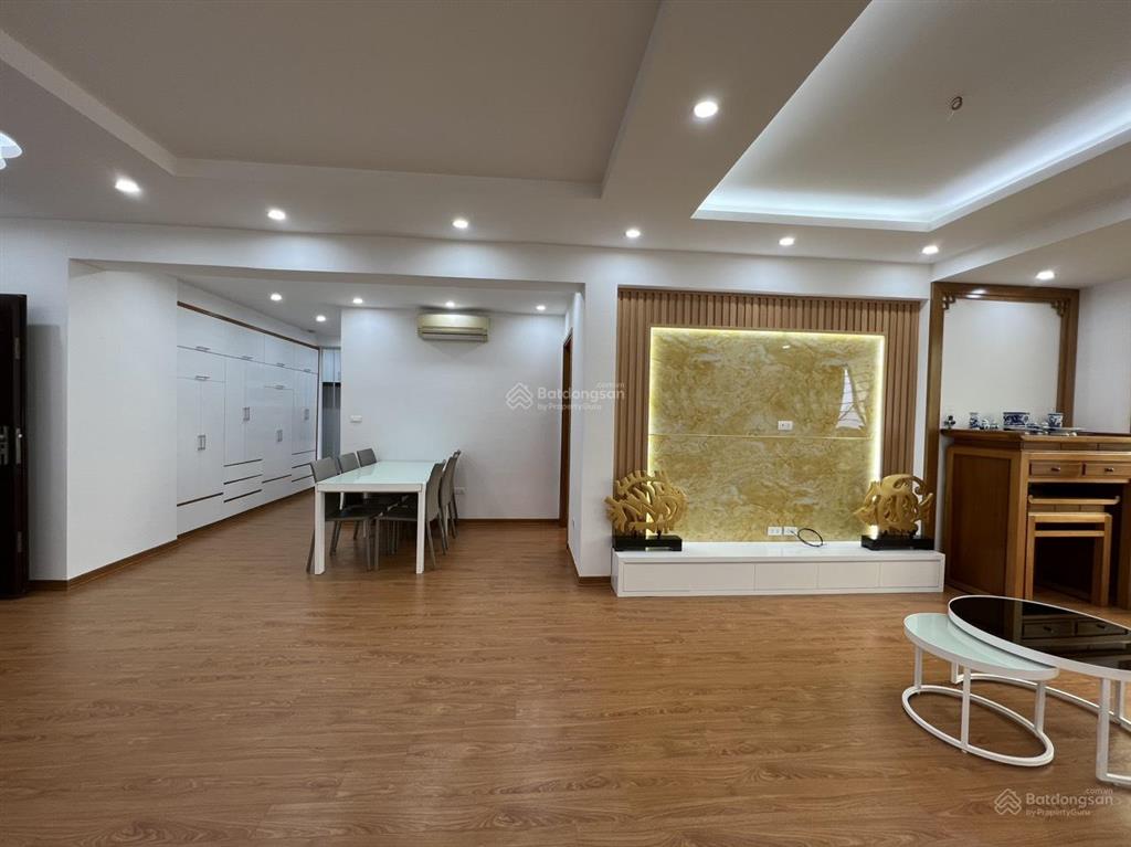 Bán gấp căn hộ chung cư licogi 13 khuất duy tiến 3pn 2wc dt 120m2 giá 7 tỷ e. hoà 0917 495 ***