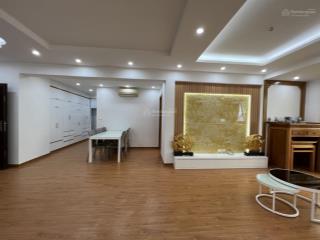 Bán gấp căn hộ chung cư cao cấp 57 láng hạ 4pn 2wc dt 199m2 giá 14 tỷ  e hoà 0917 495 ***