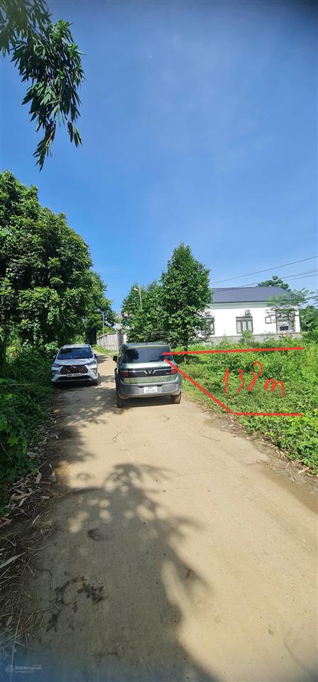Đất mặt đường trục chính liên xã, xung quanh khu dân cư đông