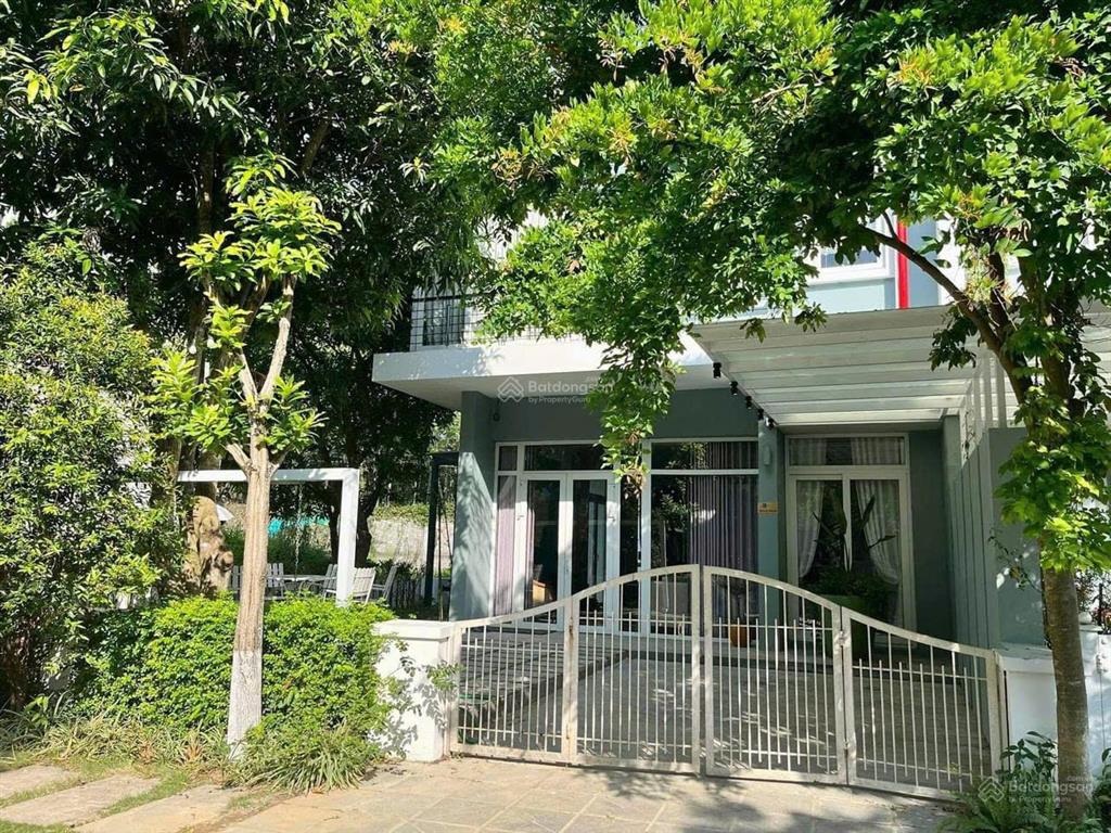 Chủ nhà cần tiền gấp bán nhanh căn biệt thự 258m2, sẵn sổ đỏ + full nội thất, gía thỏa thuận