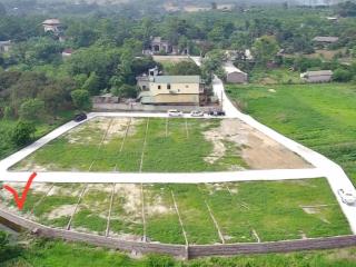 Hàng f0tân thành, cẩm lĩnh ba vì, hn. giáp cánh đồng, cách đường nhựa 1km, trường học, ub xã 1,3km