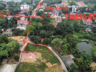 Lô góc 3 mặt tiền, vị trí đẹp thuộc tuyến 2 tl413 cẩm lĩnh, gần hồ suối hai, cách bến xe bus 80m