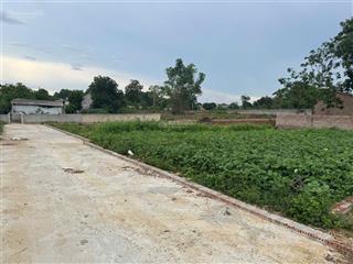 Mảnh đất thuộc tuyến 2 trục xe bus cách đường nhựa 100m trường học ub xã cẩm lĩnh ba vì hn chỉ 400m