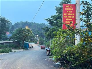 Siêu phẩm nghỉ dưỡng ba vì vừa bám mặt đường nhựa vừa bám suối,view núi tuyệt đẹp, vị trí trung tâm
