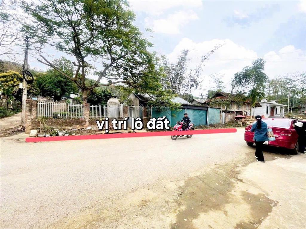 Lô góc 2 mặt tiền siêu thoáng, bám mặt đường nhựa kinh doanh buôn bán tốt tại hòa bình, sẵn nhà c4