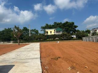 Bảng hàng mới tinh, vị trí đẹp, đường to, view thoáng. vị trí đẹp, gần trường, chợ, k9, hồ suối hai