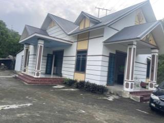 Lô đất bám đường nhựa huyện lộ, giáp suối, sẵn nhà mái thái đẹp, mới xây dựng, cách trường, chợ 1km