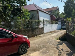 Lô đất cẩm an, cẩm lĩnh gần tl413, cách kdl hồ suối hai khoảng 1km, đường thông xe 30 chỗ đỗ cửa
