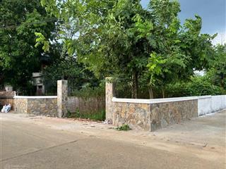 Lô góc 2 mặt tiền ở yên bài, thuộc làn trong đường tỉnh lộ, cách tl87 chỉ 400m, cách tt hà nội 40km