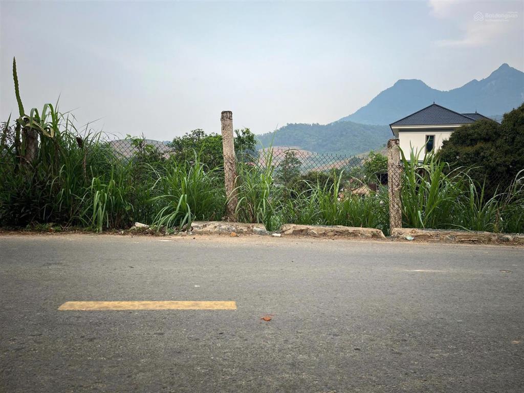 Đất ba vì có 23m mặt tiền đường nhựa huyện lộ sầm uất, cách tl414 chỉ hơn 100m, view núi thoáng mát