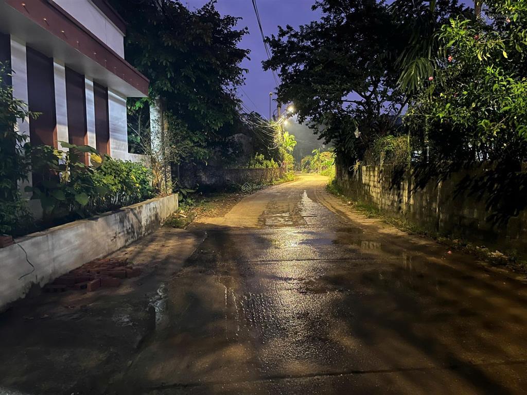 Hàng mới f0 của dân cắt bán 8mx39m mặt đường trục chính ba trại gần tlngã 3 chằm mè full tiện ích