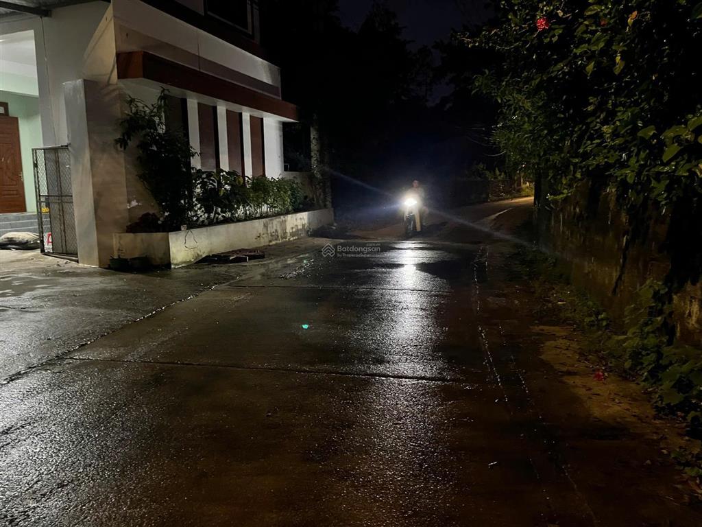 Hàng mới f0 của dân cắt bán 8mx39m mặt đường trục chính ba trại gần tlngã 3 chằm mè full tiện ích