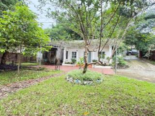 Mảnh đất nghỉ dưỡng mặt đường nhựa có thể khai thác dòng tiền  vị trí gần cổng vườn quốc gia ba vì