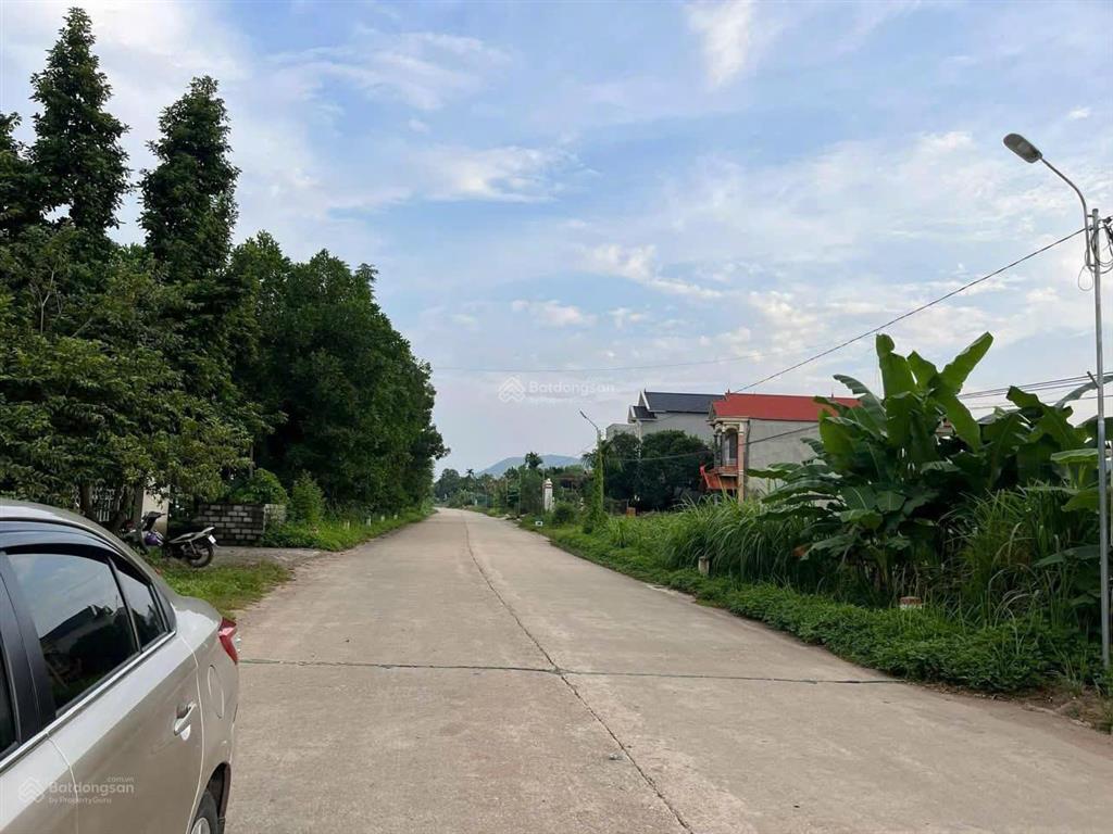 Đất nghỉ dưỡng mặt đường tl317a, bám sông đà, view núi ba vì tuyệt đẹp, gần trường, chợ, cây xăng