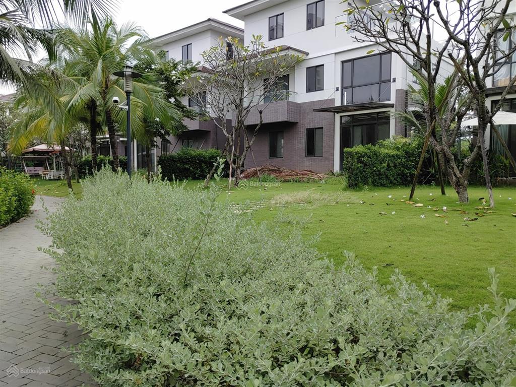 Biệt thự đảo nam long 1 trệt, 2 lầu, hoàn thiện bên ngoài nhà thô bên trong, khu an ninh yên tĩnh