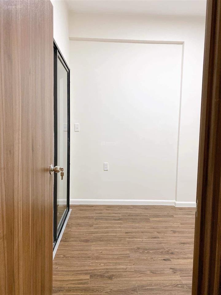 Cho thuê 58m2 nhà có rèm. giá 8  8tr5. xem nhà  0937 532 *** pkd mizuki park