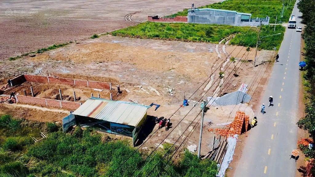 Chính chủ bán ngộp lô đất mặt tiền kinh doanh dh519 (32m), dt 250m2, sổ sẵn, giá rẻ 450tr