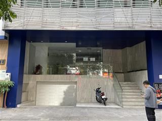 Hot  chính chủ cho thuê tòa nhà số 8 mặt phố khúc thừa dụ. 150m2, 7 tầng + 1 hầm