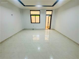 Cho thuê nhà khu trung sơn 5x20m, trệt, 3 lầu, có 6 phòng và 6 wc, nhà mới sơn. 25 triệu/tháng