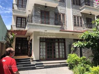 Bán biệt thự giá rẻ đường nguyễn trãi, quận 1 10x20m, trệt , 2 lầu, hướng tây. 30 tỷ
