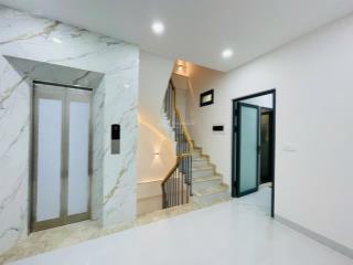 Cho thuê biệt thự góc khu trung sơn dt 200m2, 10x20m, có hầm, 3 lầu, nt hiện đại 50 triệu/tháng