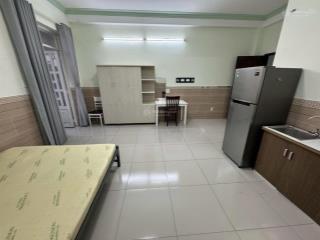 Cho thuê phòng ban công 40m2 khu trung sơn, có thang máy, nt đầy đủ. 5,5 triệu/tháng