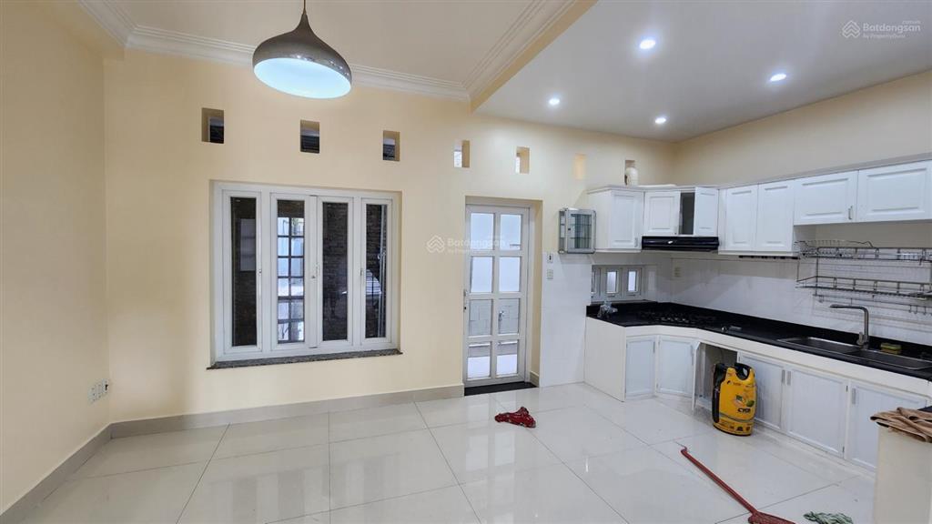 Bán nhà giá rẻ nhất khu trung sơn 5x20m, trệt, 3 lầu, hướng đông, nội thất mới. bán 16,5 tỷ