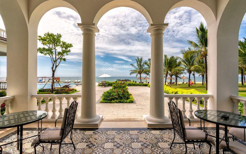 Biệt thự vinpearl phú quốc view hồ và bể bơi lớn, 420m2, còn 1 năm cam kết, giá 9.8 tỷ