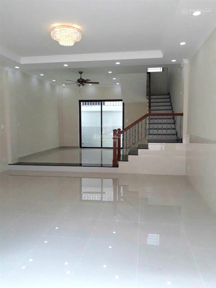 Cần cho thuê nhà mt 111e hoa lan p. 2 q. phú nhuận ngay phố ẩm thực phan xích long
