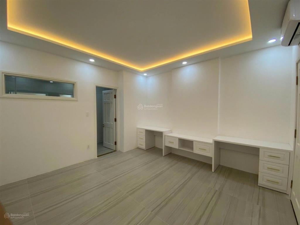 Cần cho thuê nhà ngay mt đường bàu cát p. 12 q. tân bình ngay khúc đồng đen (có thang máy)