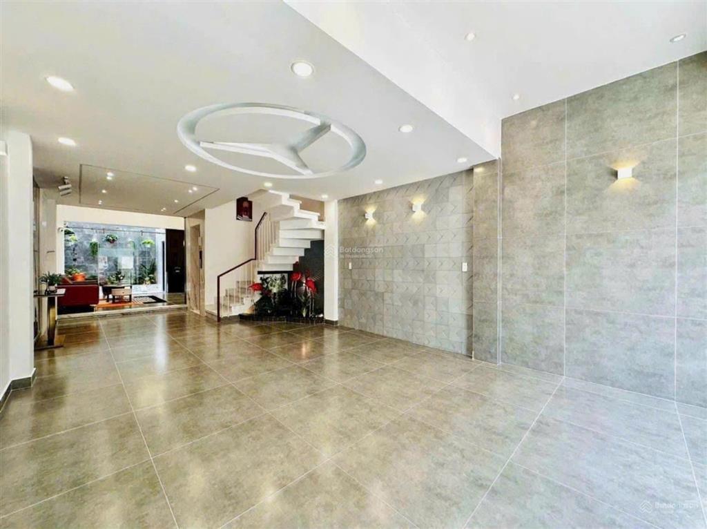 Cần cho thuê nhà ngay mt đường bàu cát p. 12 q. tân bình ngay khúc đồng đen (có thang máy)