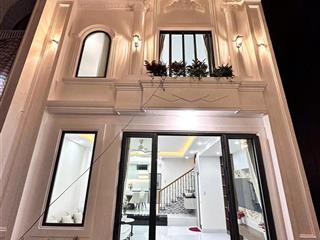 Nhà 2 tầng kiệt ô tô hoàng quốc việt cách siêu thị aeon maill chỉ mất 1km