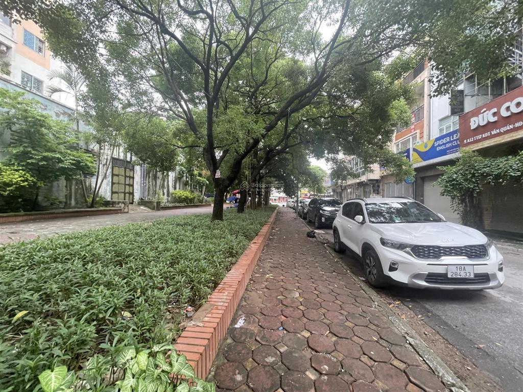 Siêu phẩm lk văn quán,dt 103m,4 tầng,vỉa hè và mặt tiền đá bóng,oto vào nhà