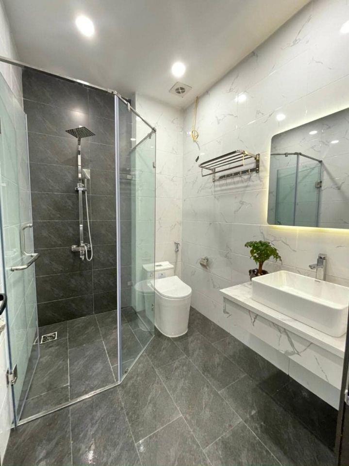 Bán nhà Trần Quang Diệu,Khu Cán Bộ, Phân Lô, Oto, Dân Trí Cao, 66m2,tiện ích tràn trề 