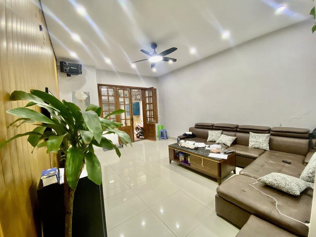63m2 Nhà Hoàng Cầu - Ngõ Nông – Nhà Đẹp – Gần Hồ Mát Thơ Mộng – 2 Thoáng – 9.99 Tỷ 