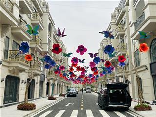 80 hạ lý. căn rẻ nhất dự án, đi thẳng ra phố đi bộ. tổng chiết khấu lên đến 25% chỉ còn 8,6 tỷ