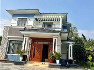 Chủ nhà cần tiền bán gấp nhà cực đẹp mới xây, giá chỉ hơn 2 tỷ chút