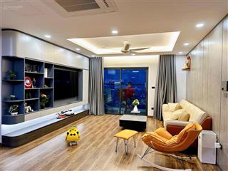 Gia đình chuyển lên căn to nên cần bán căn 3n goldmark city dt 100m2, sẵn sổ đỏ, để full nt, 5,8 tỷ