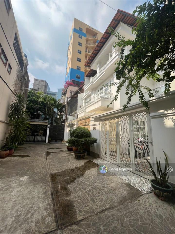 Cần bán biệt thự mới xây khu nội bộ quận 5 3 lầu, 8x20m, full công năng giá nhỉnh 30 tỷ