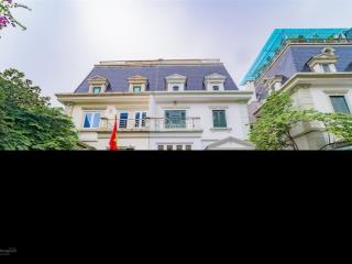 Bán biệt thự mỹ đình  mễ trì. sổ đỏ 194m. mt 9m. 4 tầng. 2 thoáng. sân vườn 66.5 tỷ  0974 687 ***