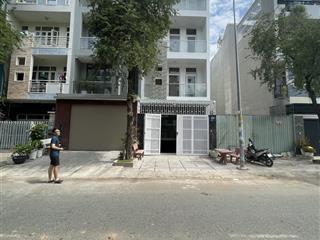 Bán nhà mặt tiền đường lớn  giá nhỏ