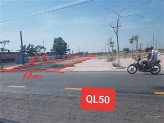Bán đất 2 mặt tiền quốc lộ 50, gần thị trấn cần đước