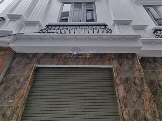 Bên em cần bán căn 3 tầng tại cam lộ hùng vương giá 2,25 tỷ.