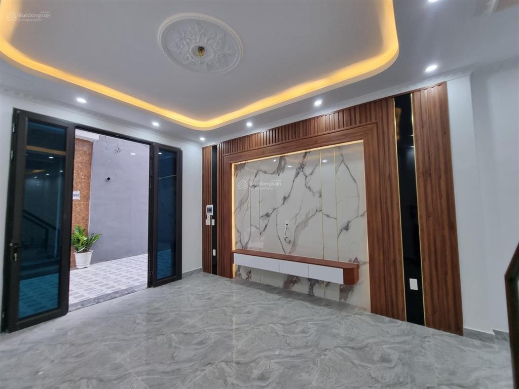 Bên em cần bán căn 3 tầng tại cam lộ hùng vương giá 2,25 tỷ.