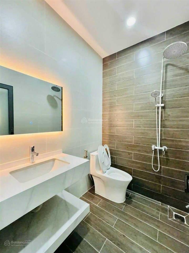 Cho thuê nhà mặt tiền đường d  khu đại học, quận bình thạnh