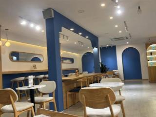 Măt tiền căn ngang 8 mét  lề xe rộng  tầm nhìn rộng không bị che