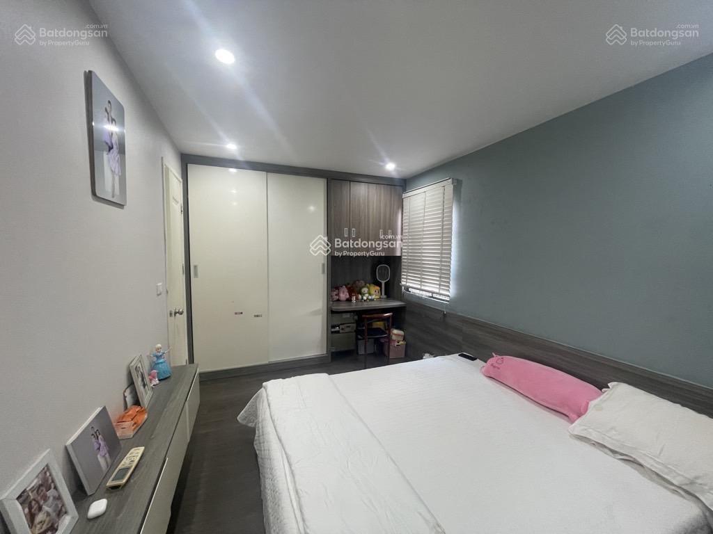 Bán căn 2pn rice city sông hồng giá 4,4 tỷ, tầng đẹp view hồ ban công đông nam.  0983 038 ***