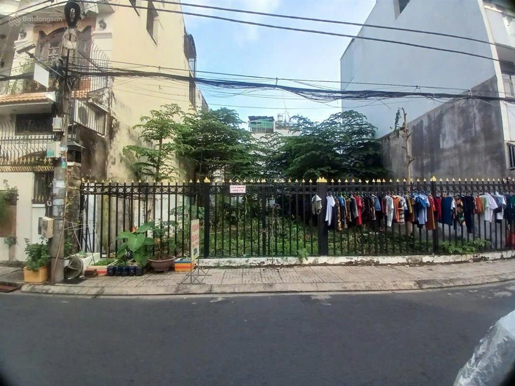 Bán khuôn đất 12x33m ngay chợ hoàng hoa thám tân bình, giá chỉ 130tr/m2